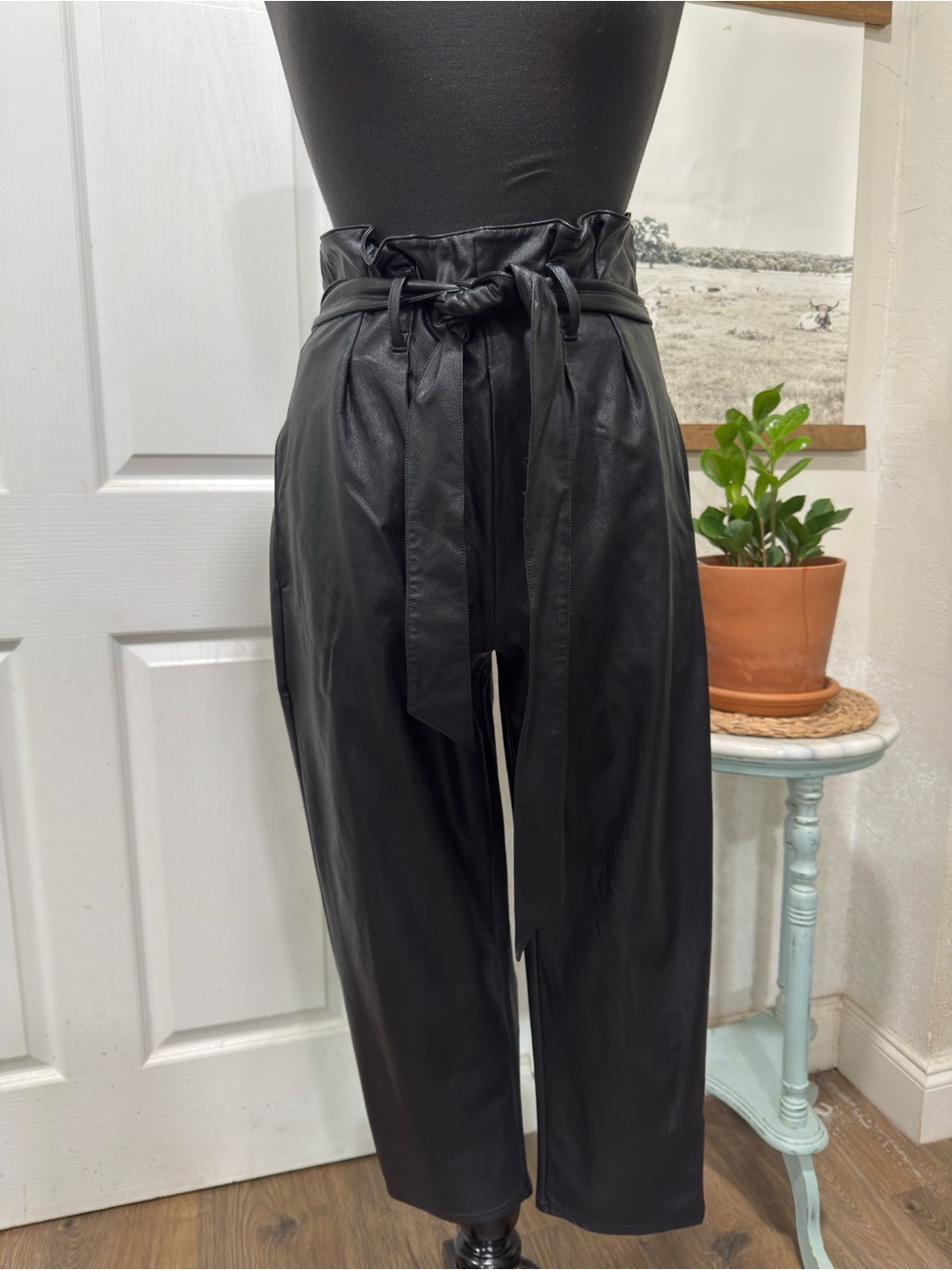 Commando Black High-Waist Paperbag Ankle Pants